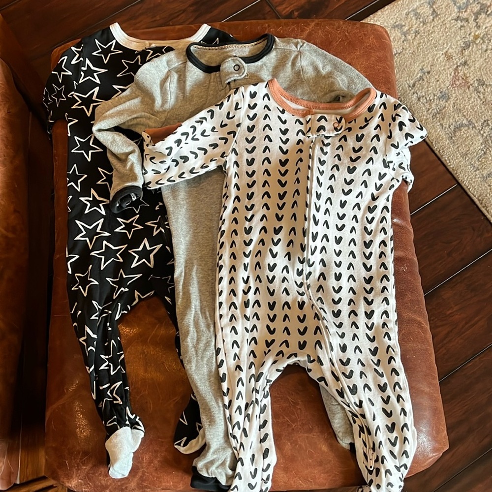 Footie pajamas 6-9 months